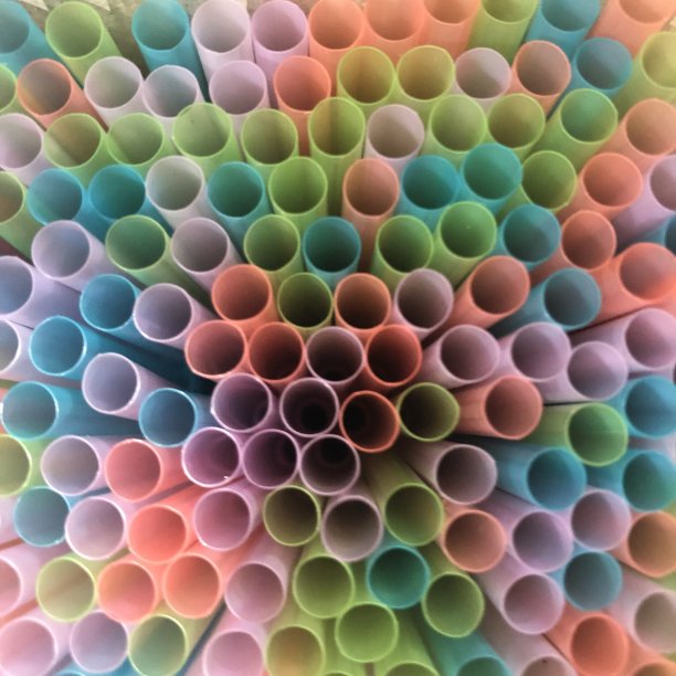 彩色的塑料吸管图片下载