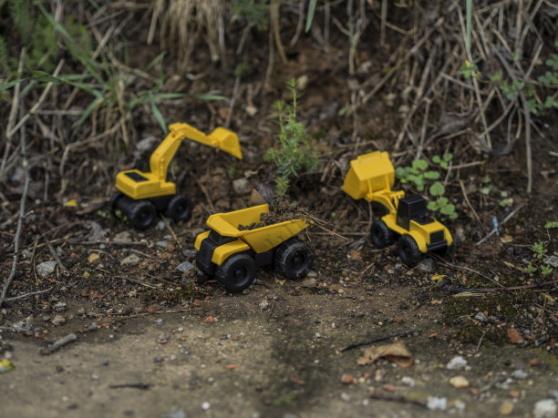 玩具建筑机械在挖掘图片下载