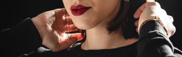 女人红嘴唇图片下载