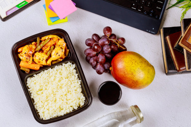 家庭学校的概念。午餐订购或午餐时间。图片下载