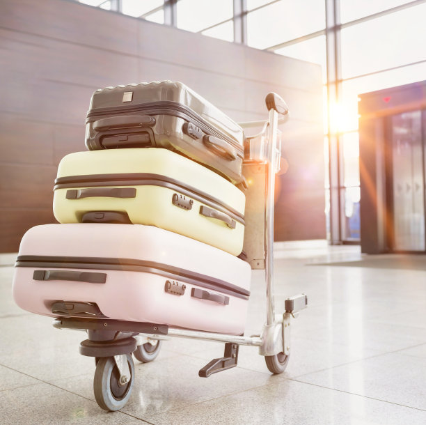 行李车照片与镜头光晕图片下载