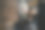 年轻女性健美运动员使用训练模拟器来锻炼背部肌肉图片下载