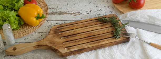 切下的照片与厨房用具，洗碗毛巾，蔬菜和配料图片下载