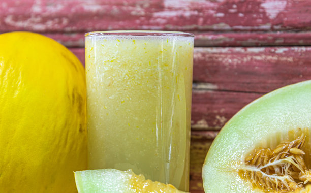 西瓜汁。新鲜的甜瓜果实。产于中东的土生水果图片下载