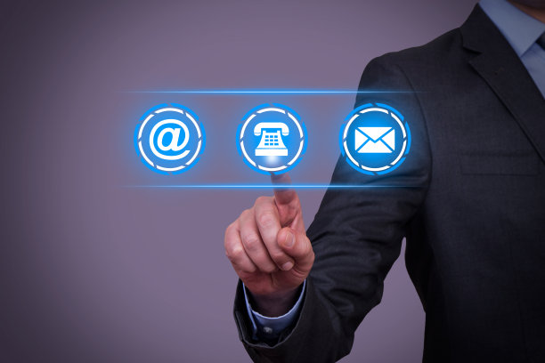 触摸人类的手在视觉屏幕上与我们联系图片下载