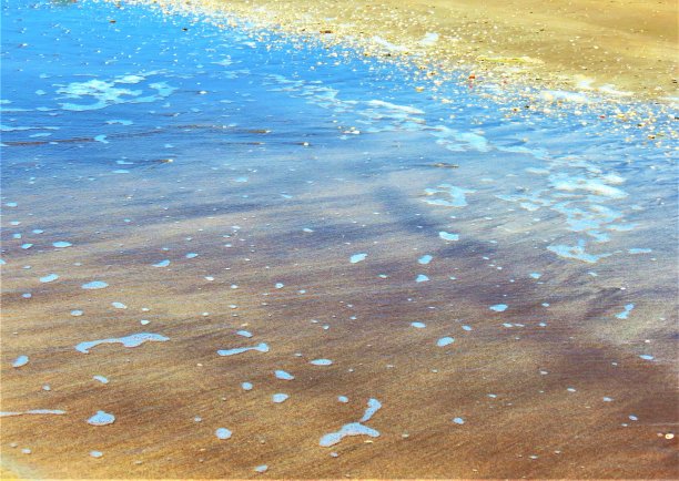 沙滩和海浪。图片下载