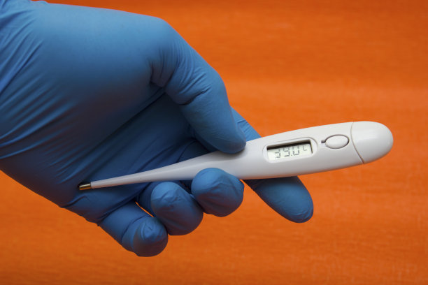 手持医用手套，装有电子温度计——温度测量、冠状病毒、新冠病毒图片下载