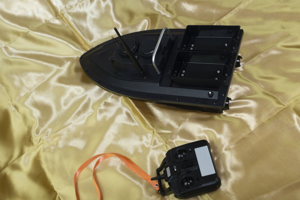 黑船:一种由无线电控制的用于投放诱饵的船图片下载