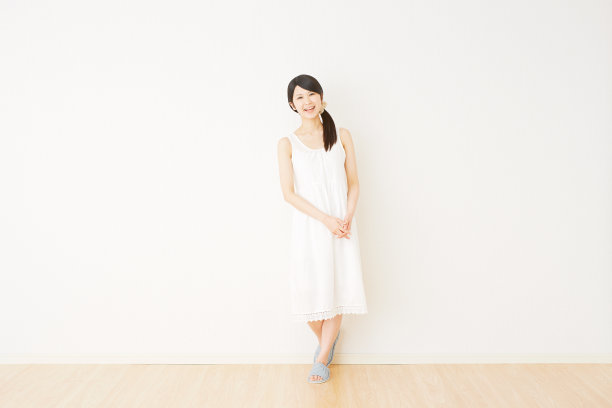 微笑的亚洲女人图片下载