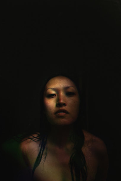 喜怒无常的夏天肖像图片下载