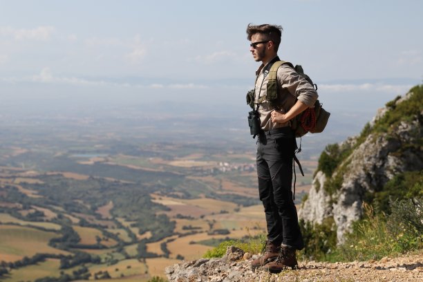 在山的路上看风景图片下载