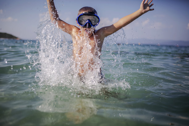 小的潜水员图片下载