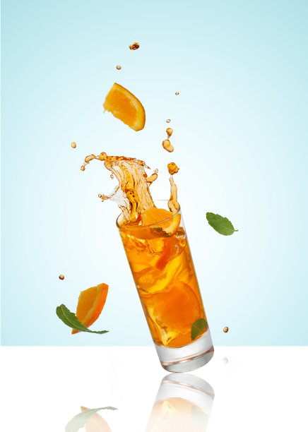 夏天的水果鸡尾酒。图片下载