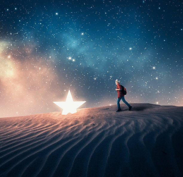 在沙漠里奔向一颗陨落的星星。图片下载