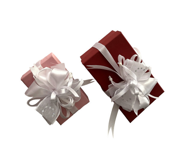 孤立的白色背景图片盒与礼物图片下载