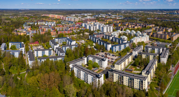 从空中俯瞰斯德哥尔摩的Kista公寓楼图片下载