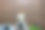 顶视图女人放松使用智能手机和喝咖啡在木地板上，在家工作的想法概念图片下载