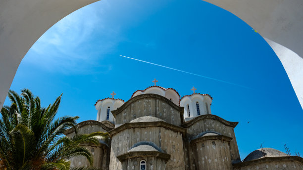 一个教堂的诞生图片下载