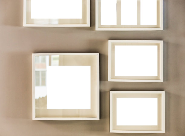 新公寓墙上的相框的特写照片图片下载