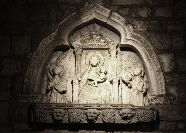 晚上的科托尔镇图片下载