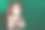 概念照片的小女孩在医疗面具显示指向的手指在绿色背景近距离图片下载
