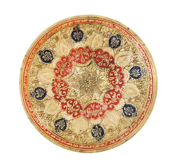 俯视图的古董印度黄铜板孤立图片下载