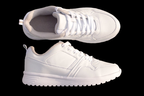 白色的运动鞋图片下载