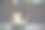 宠物汽车运输船。可爱的狗是非常警觉在她的宠物车承运人与古董过滤器。纯种犬:大陆玩具猎犬蝶耳犬。图片下载