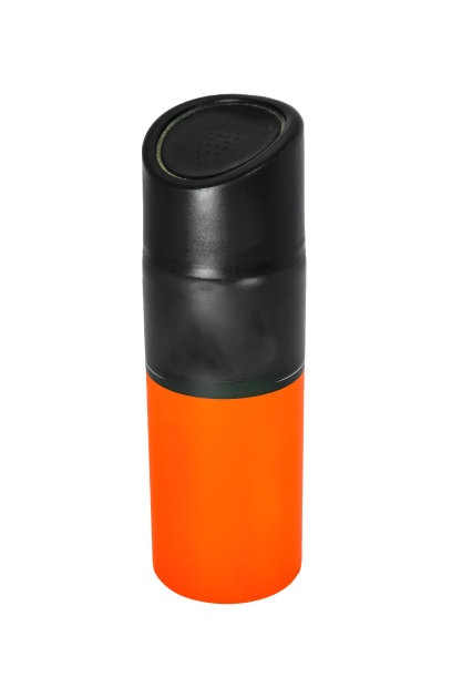 气溶胶喷雾可以隔离在一个白色的背景特写。图片下载