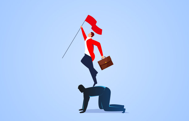 领导者举着旗子，跪在同伴的背上以取得成功图片下载