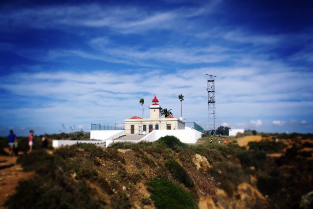 Ponta da Piedade灯塔(葡萄牙语:Ponta da Piedade灯塔，位于拉各斯，阿尔加维，葡萄牙)。图片下载