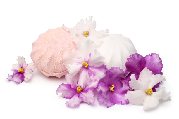 带有紫罗兰花的芳香浴弹图片下载