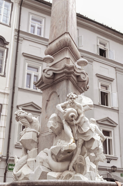 斯洛文尼亚的体系结构。白天的历史街道。旅行的照片。文本的空闲空间。图片下载