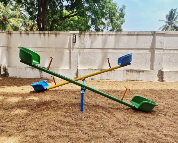 跷跷板图片下载