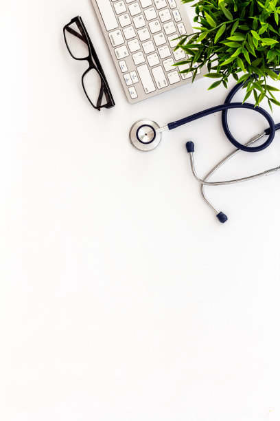 医生办公桌与键盘。白色表顶视图空间的文本图片下载