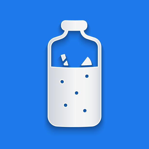 剪纸热葡萄酒与配料图标孤立在蓝色背景。肉桂棒，丁香，柠檬片。纸艺术风格。矢量图图片下载