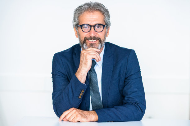 成功商人的肖像图片下载