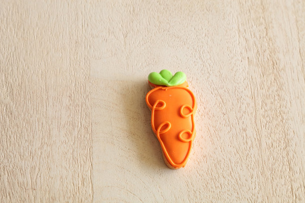 复活节用的橙色胡萝卜糖饼干图片下载