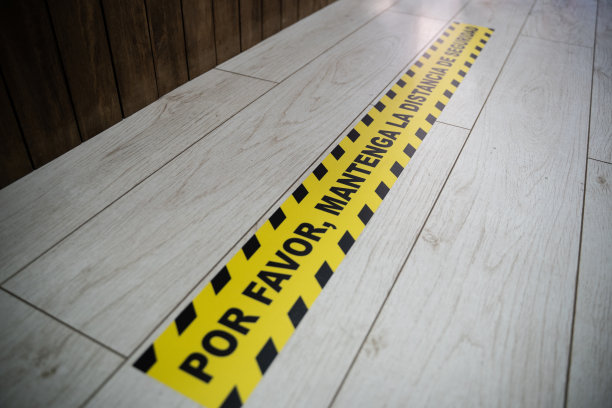 在业务中保持安全距离。避免被病毒、冠状病毒或新型冠状病毒感染的分离指标图片下载