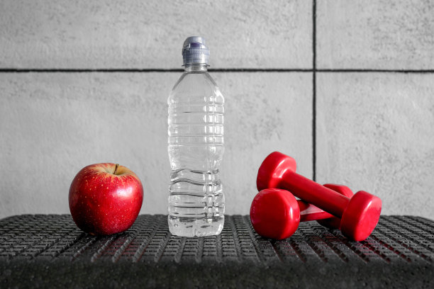 一套健身塑身器材图片下载