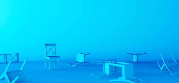一把椅子直立起来，其他的在蓝色背景3d渲染上被推翻图片下载