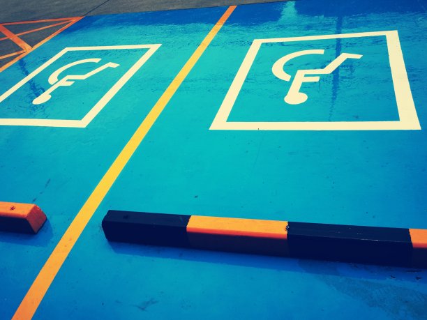 残疾人停车位图片下载