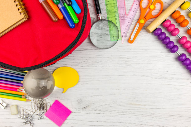 学校用品和回到学校的概念图片下载
