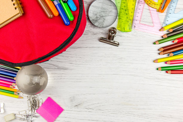 学校用品和回到学校的概念图片下载