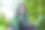 特写镜头。健康的生活方式和瑜伽概念。在户外做瑜伽的女子莲花姿势。女人锻炼和冥想。自然背景。库存图片图片下载