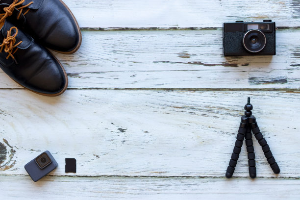 父亲节的概念在白色的木地板和复印空间图片下载