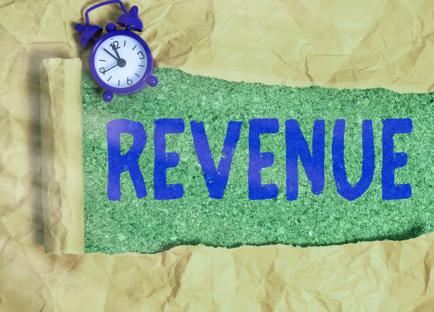 记录收入。展示销售商品或服务所得总额的商业照片。图片下载