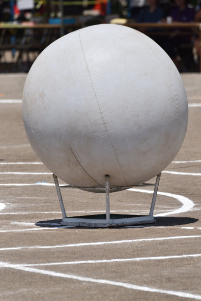 日本学校一项体育赛事的大球图片下载