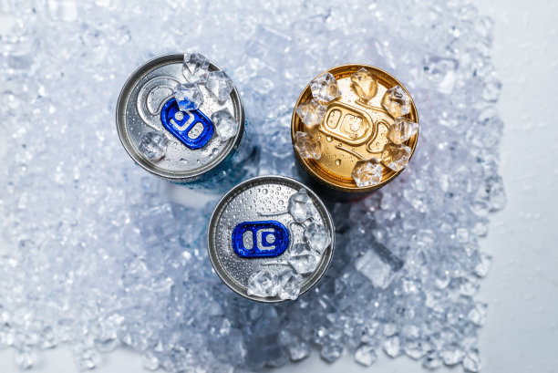 冰铝罐组，冷饮。图片下载