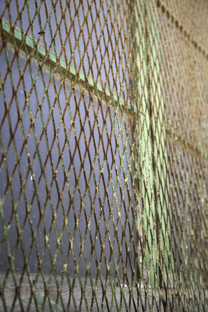 带铁锈的窗户图片下载